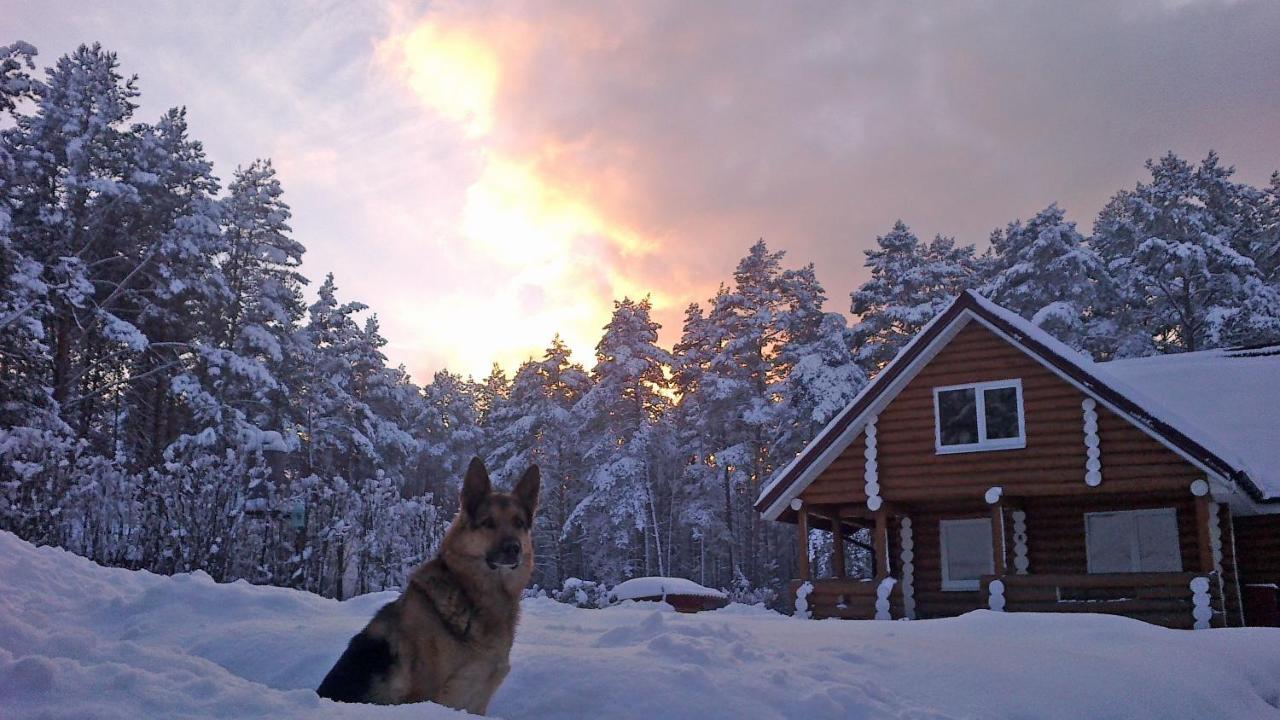 Naroch Guest House Buitenkant foto